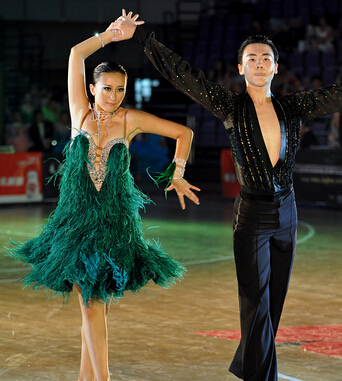 學(xué)拉丁舞 拉丁舞實(shí)用化妝技巧