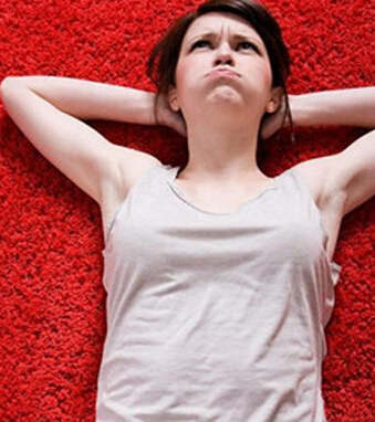 仰臥起坐正確姿勢 輕松減掉小肚腩