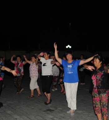 老人廣場舞怎么跳最好 廣場舞什么時(shí)候跳好