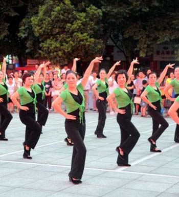 老人廣場舞怎么跳最好 廣場舞什么時(shí)候跳好