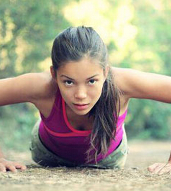 俯臥撐的好處 助就完美曲線