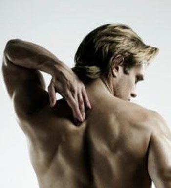 男人單有腹肌還不夠 有背肌才更性感可靠