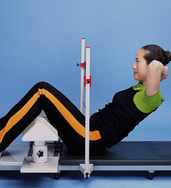 仰臥起坐技巧 做仰臥起坐尾椎骨疼怎么辦