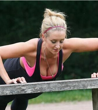 俯臥撐的正確做法 女生做俯臥撐的好處
