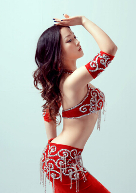 肚皮舞基本動作 肚皮舞動作塑造優(yōu)雅曲線