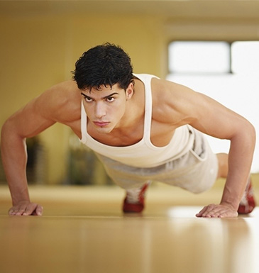 如何鍛煉俯臥撐 如何才能練就完美胸肌