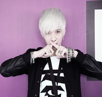 少年頭生白發(fā) 防白發(fā)飲食調(diào)理