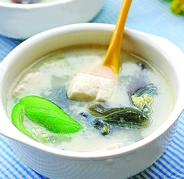 一碗清新素雅的湯品 正是你的最佳選擇