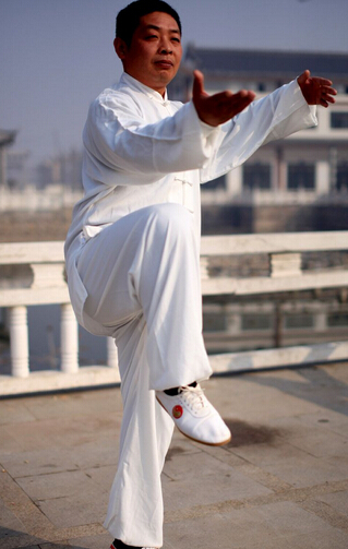 養(yǎng)生太極拳 解惑我們?yōu)槭裁匆逕捥珮O拳