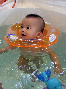 嬰兒游泳 冬季嬰兒游泳的好處與注意事項