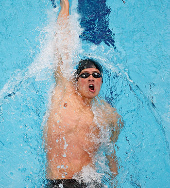 游泳各種動作解析 新手學(xué)游泳的技巧要領(lǐng)