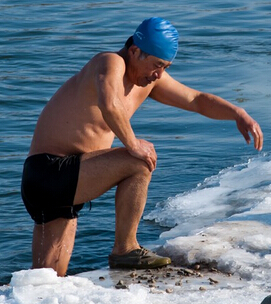 游泳的好處 冬季游泳的好處及注意事項