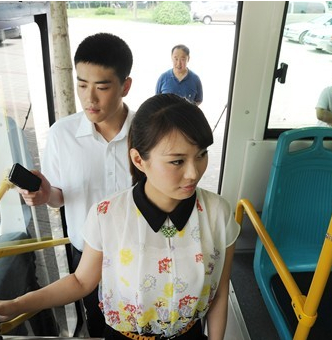 搭乘公交4個(gè)運(yùn)動(dòng) 隨時(shí)隨地輕松減肥