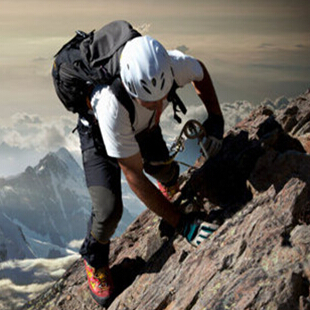 爬山遇險(xiǎn)如何自救 爬山遇險(xiǎn)的自救方法