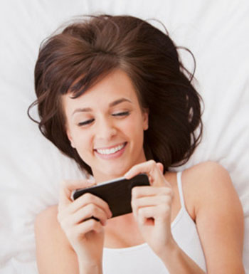 手機(jī)控注意 經(jīng)常玩手機(jī)容易換上這些疾病