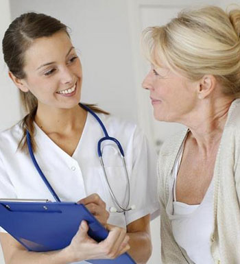 女性更年期應(yīng)該如何調(diào)整自己的健康