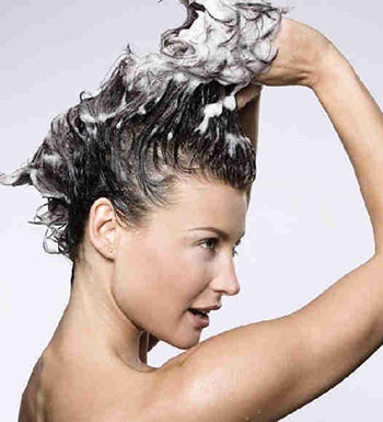 女性經(jīng)期可以洗頭嗎 或許你真的不會(huì)洗頭