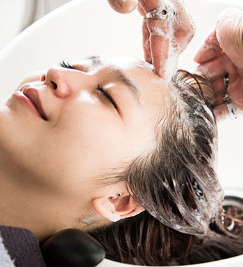 女性經(jīng)期可以洗頭嗎 或許你真的不會(huì)洗頭