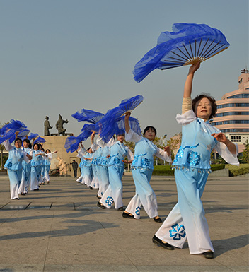 健身秧歌有氧運動 是強身健體陶冶性情的運動