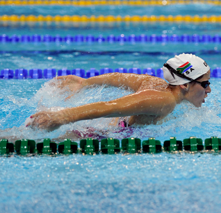 夏天來一次游泳養(yǎng)生 讓身體充滿活力