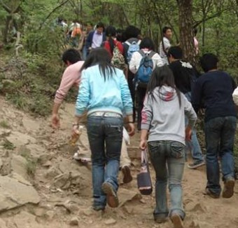 爬山的保健作用  增強你的心腦功能