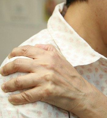 得了肩周炎怎么辦 用醋來熱敷能治肩周炎