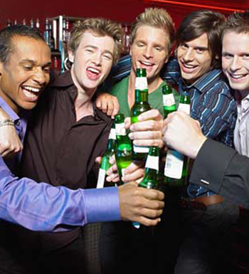 男人喝酒有什么好處 男人適量飲酒的7好處