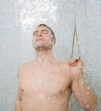 男人動一下就冒大汗 可能是某種疾病的兇兆