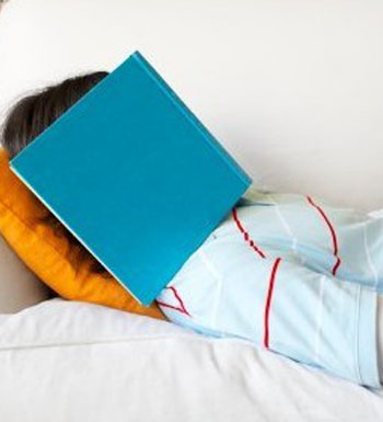 十個睡覺壞習(xí)慣最傷身 戴著飾物入睡