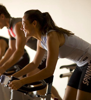 不要邊看書(shū)邊鍛煉 六個(gè)健身誤區(qū)最傷身