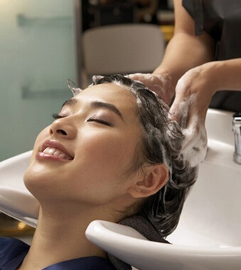 正確的洗頭方法 揭秘洗頭發(fā)的六大禁忌