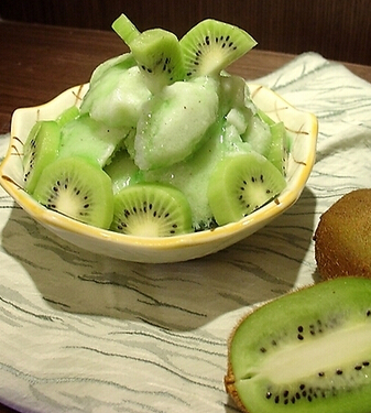 水果養(yǎng)生 營養(yǎng)獼猴桃?guī)湍阊a充維生素