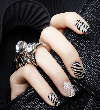 指甲上的月牙代表什么 人體的健康晴雨表