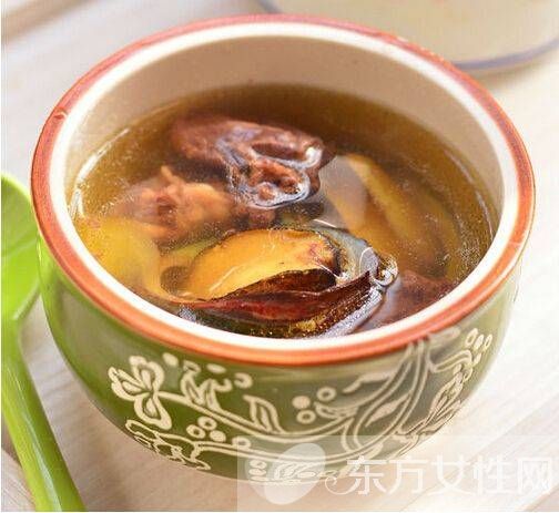 燉鴨子的做法有哪些 喝老鴨湯有什么好處