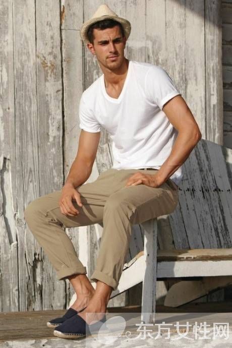 白t恤發(fā)黃怎么辦 學(xué)會(huì)這幾種辦法變白不再是難題