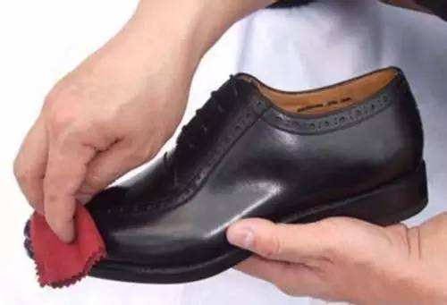 過日子的學(xué)著點廢物變寶 過期的牛奶有什么用