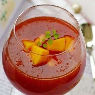 吃貨們又一福音，紅酒木瓜靚湯做法