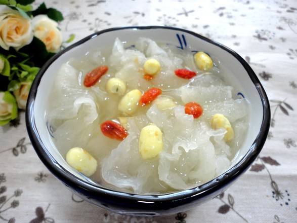 名貴的營養(yǎng)佳品 銀耳的做法