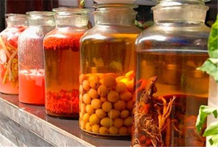 補(bǔ)腎益精 男人首選鎖陽泡酒