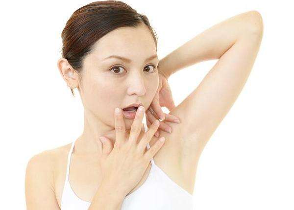 日常生活中輕微的狐臭怎么辦呢