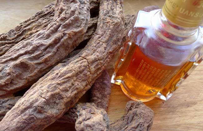 補(bǔ)腎益精 男人首選鎖陽(yáng)泡酒