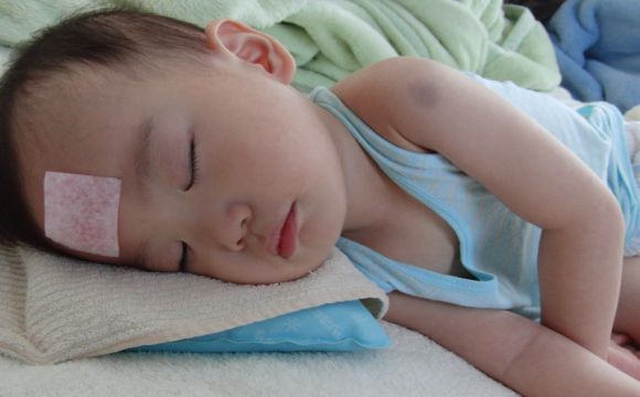 正確簡(jiǎn)單的退燒方法 兒童發(fā)燒