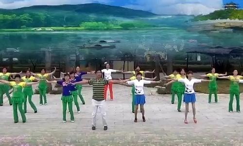 紅遍大江南北的鳳凰六哥廣場(chǎng)舞