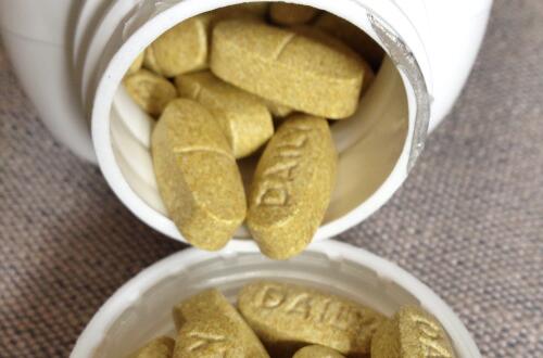 鈣片吃多了     過量補鈣得不償失