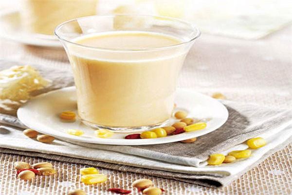 晚上喝豆?jié){好嗎 晚上喝豆?jié){需注意什么