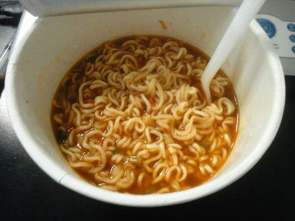 方便面的危害 常吃方便面當心營養(yǎng)缺乏