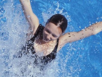 游泳圈來啦，肚子上的贅肉怎么減