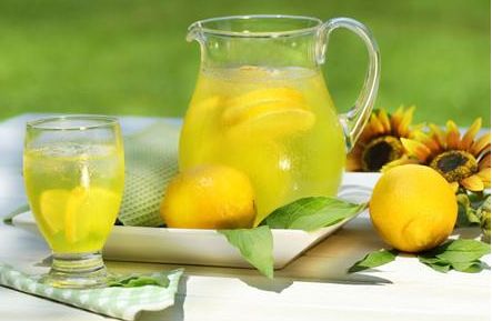 酸勁無(wú)敵的檸檬 經(jīng)常喝檸檬水好嗎