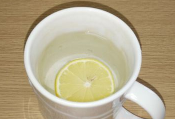 喝檸檬水好嗎，檸檬水的功效及做法