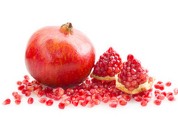 吃石榴的好處  可以防治口臭美化肌膚